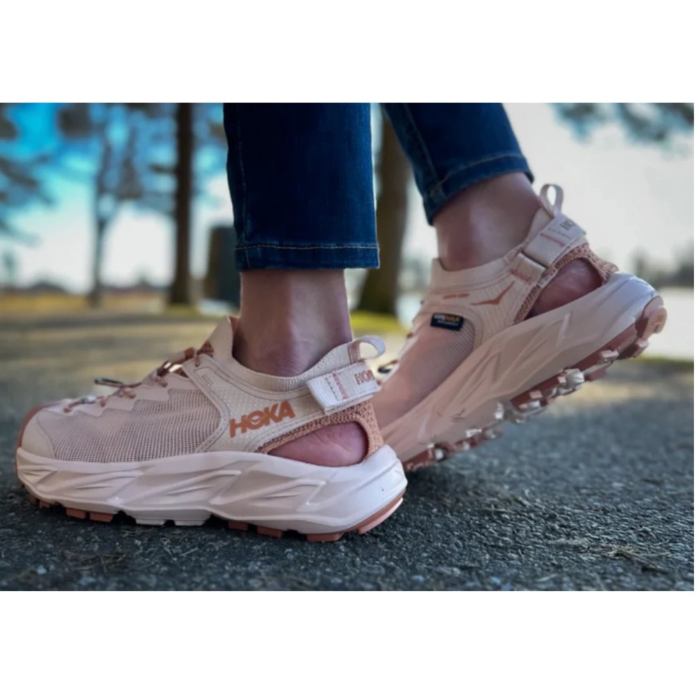 NWOT HOKA Women's Hopara 2 Hiking Sandals - Cedar